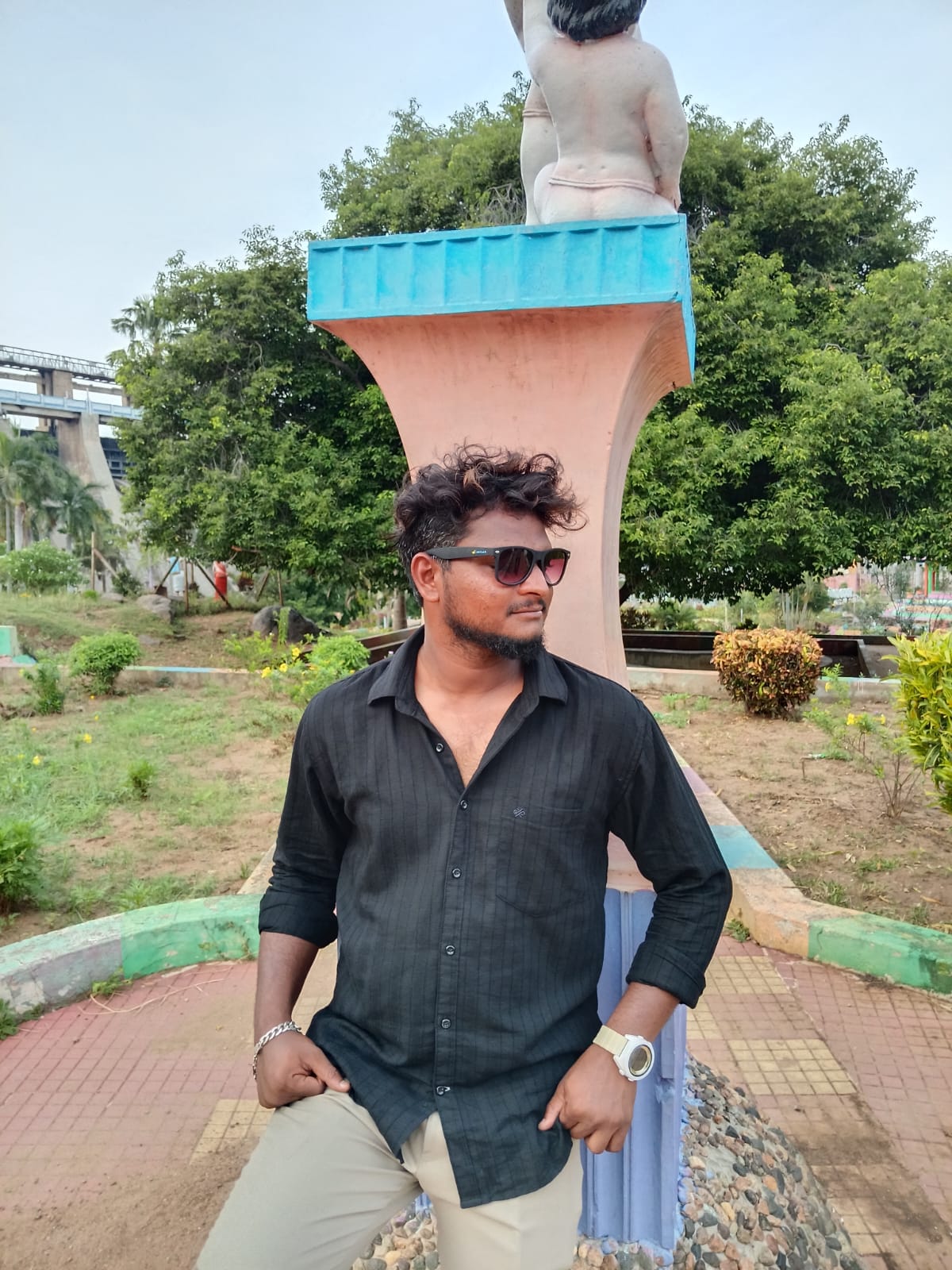 Vicky vignesh 